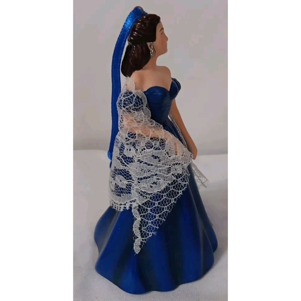 Vintage 2001 Hallmark Ornament Portrait of Scarlett Gone with the Wind Hallmark - Picture 5 of 10